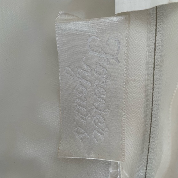 Forever Young wedding dress. - Picture 6 of 6